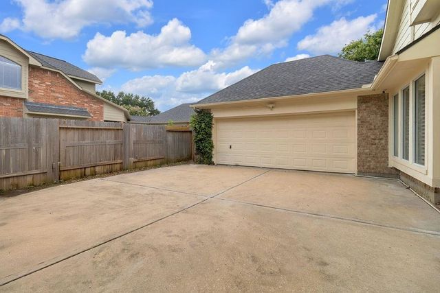 22118 Oakcreek Hollow Lane, Katy, TX 77450