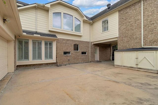 22118 Oakcreek Hollow Lane, Katy, TX 77450
