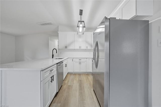 233 Colonel CIR, Virginia Beach, VA 23452