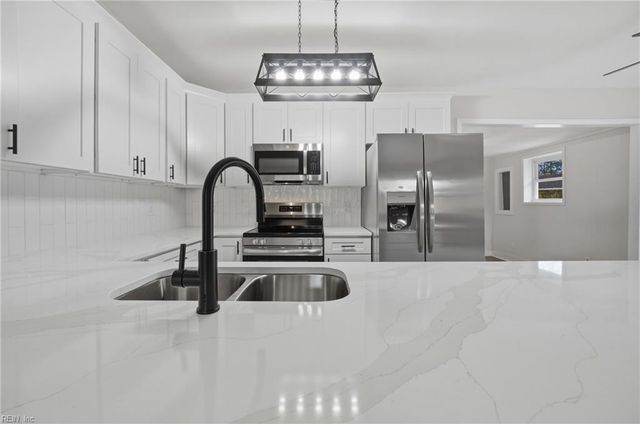 233 Colonel CIR, Virginia Beach, VA 23452