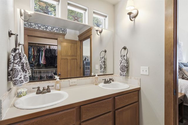 215 W Bristol Ave, Spokane, WA 99224