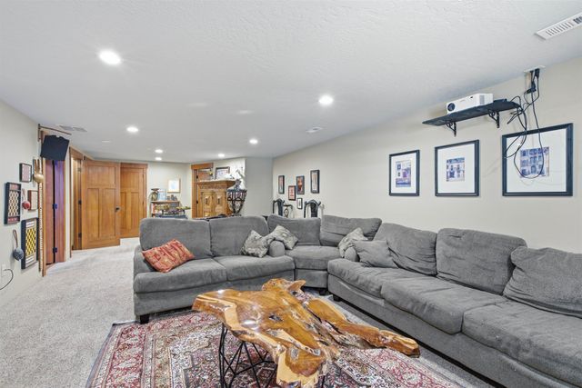 215 W Bristol Ave, Spokane, WA 99224