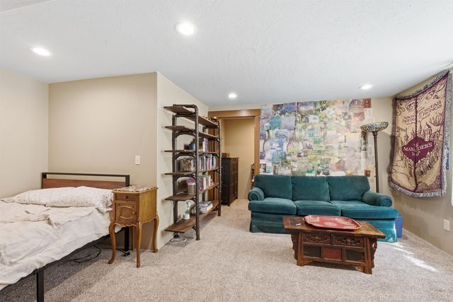 215 W Bristol Ave, Spokane, WA 99224