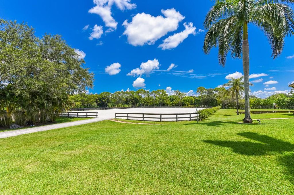 Image 22 of property listing at 2780 Skipiks Way, Wellington, FL 33470