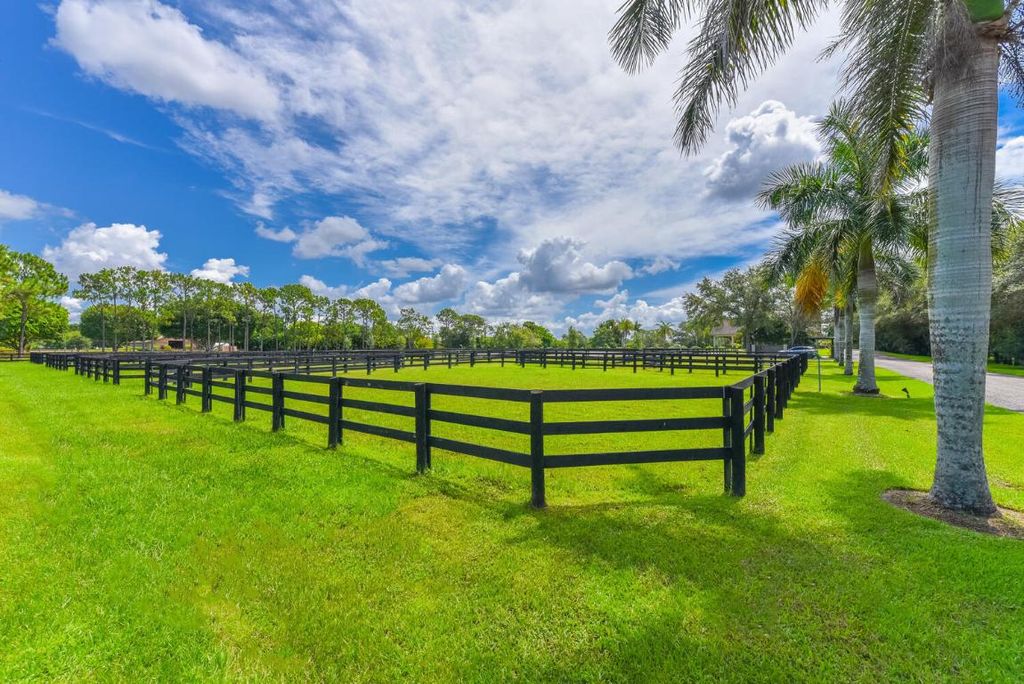 Image 27 of property listing at 2780 Skipiks Way, Wellington, FL 33470