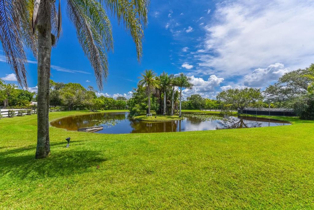 Image 28 of property listing at 2780 Skipiks Way, Wellington, FL 33470