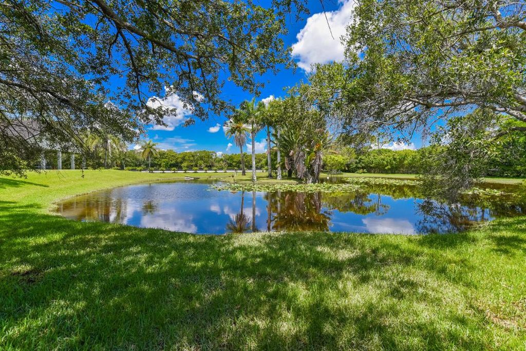 Image 30 of property listing at 2780 Skipiks Way, Wellington, FL 33470
