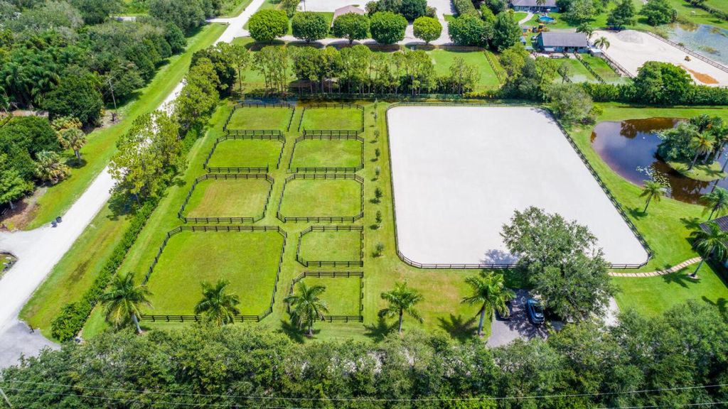 Image 34 of property listing at 2780 Skipiks Way, Wellington, FL 33470