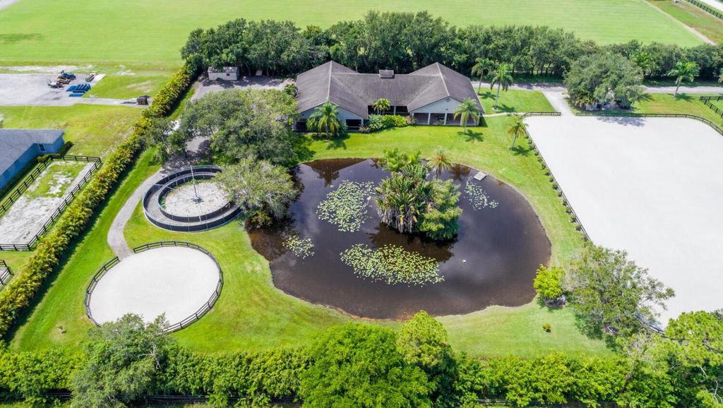 Image 38 of property listing at 2780 Skipiks Way, Wellington, FL 33470