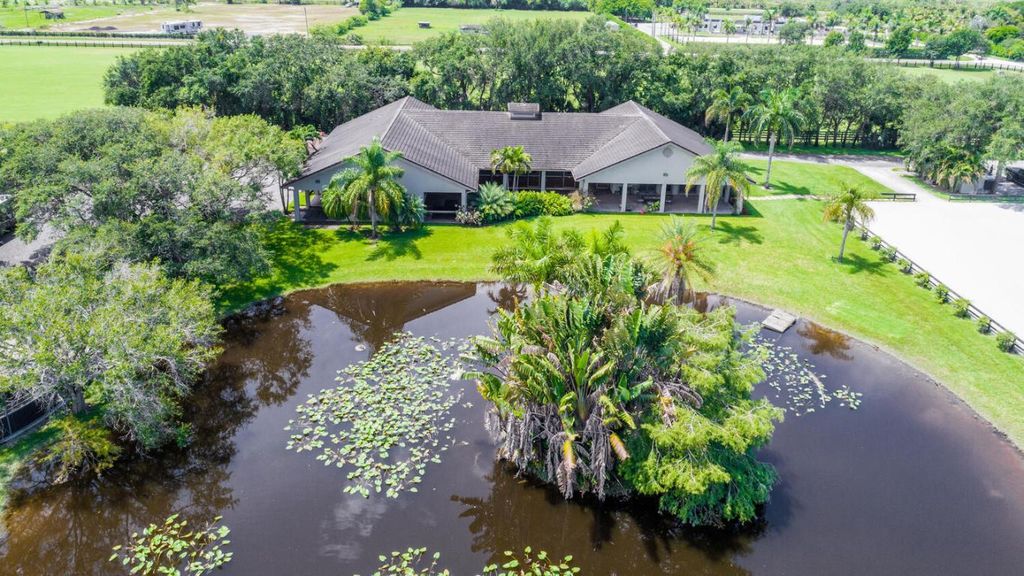 Image 39 of property listing at 2780 Skipiks Way, Wellington, FL 33470