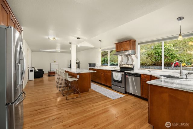 23424 100th Avenue W, Edmonds, WA 98020