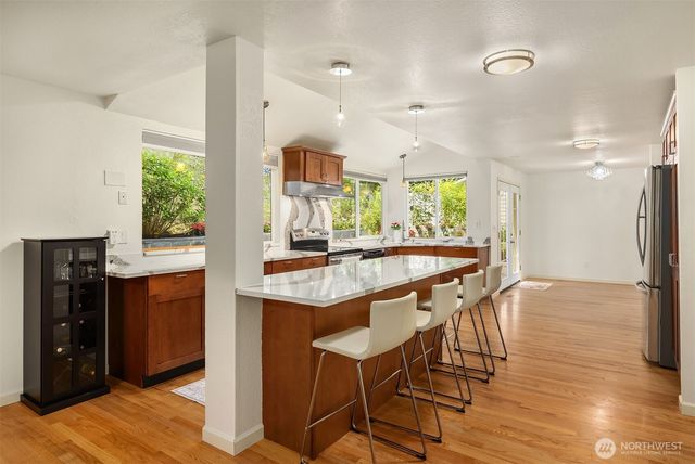 23424 100th Avenue W, Edmonds, WA 98020