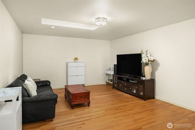 23424 100th Avenue W, Edmonds, WA 98020