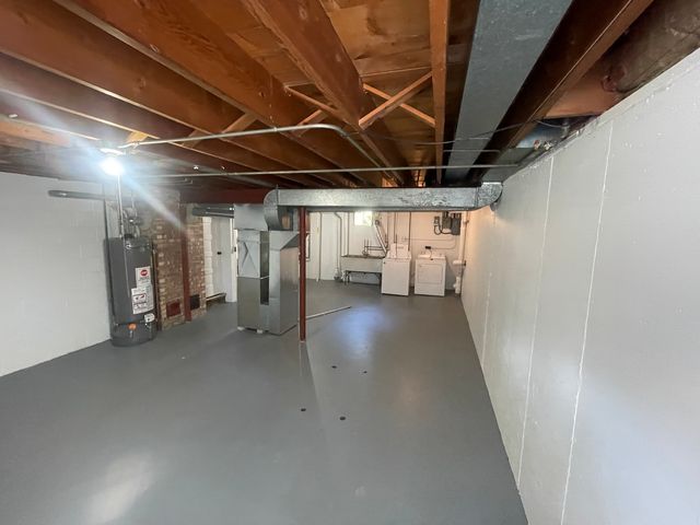 117 E 6th Avenue, Naperville, IL 60563