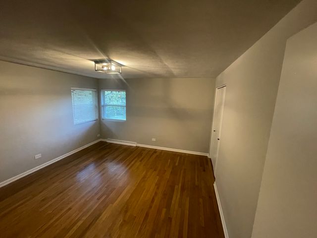 117 E 6th Avenue, Naperville, IL 60563
