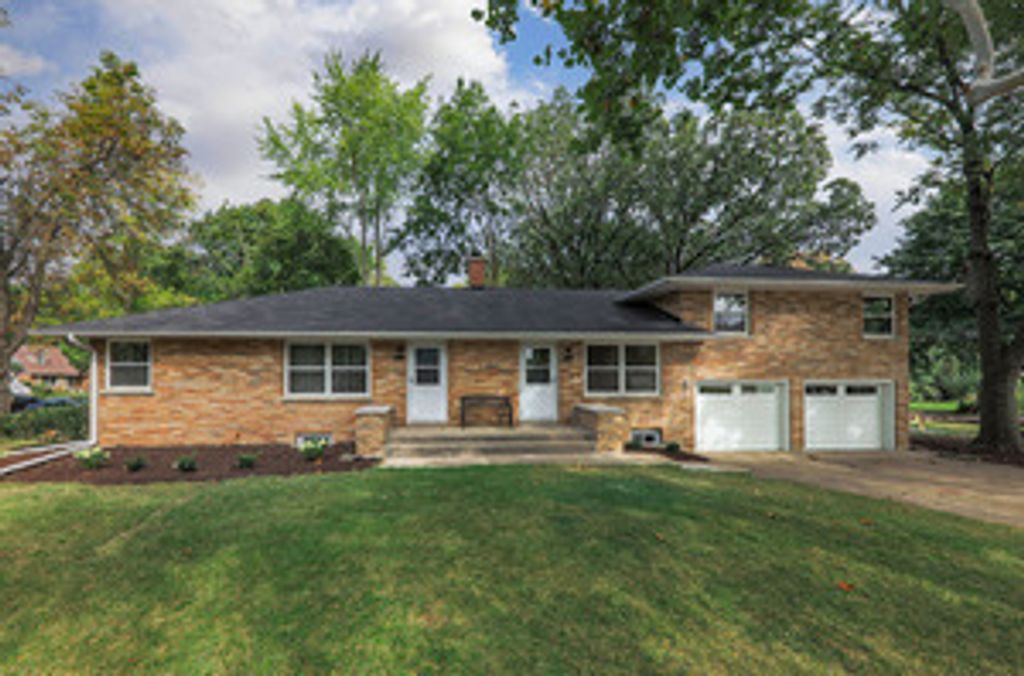 117 E 6th Avenue, Naperville, IL 60563