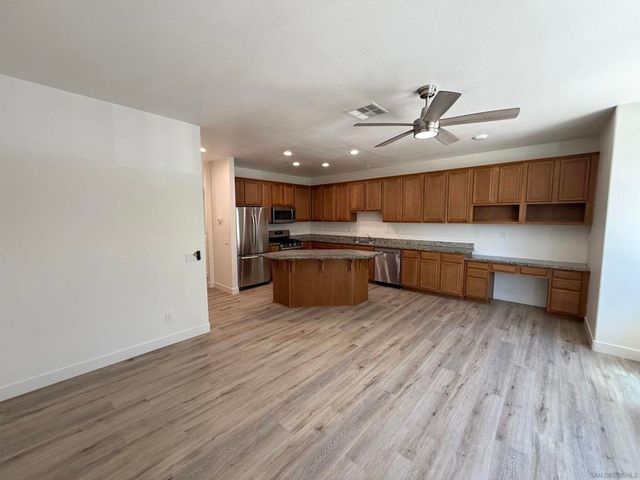 387 Connecticut, El Cajon, CA 92020