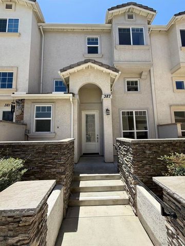 387 Connecticut, El Cajon, CA 92020