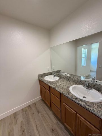 387 Connecticut, El Cajon, CA 92020