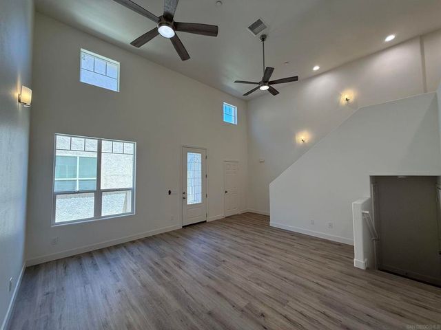 387 Connecticut, El Cajon, CA 92020