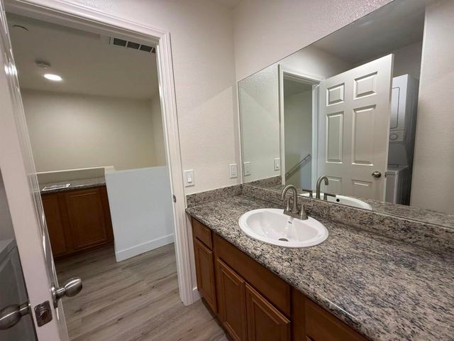387 Connecticut, El Cajon, CA 92020