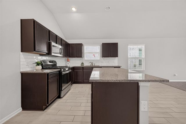 2122 Artic Loon Drive, Conroe, TX 77385