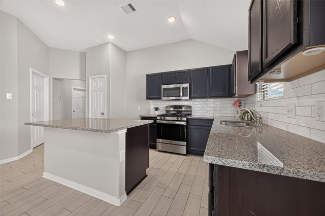 2122 Artic Loon Drive, Conroe, TX 77385