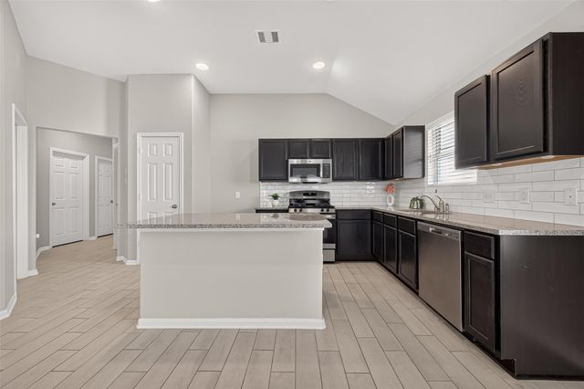 2122 Artic Loon Drive, Conroe, TX 77385