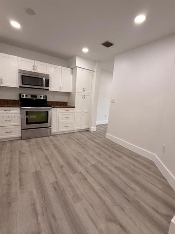 7064 Woodmont Ave, Tamarac, FL 33321