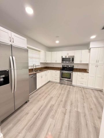 7064 Woodmont Ave, Tamarac, FL 33321