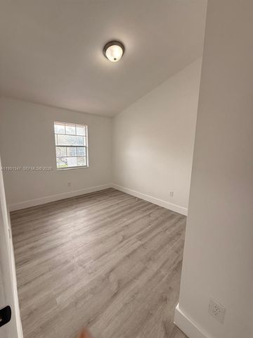 7064 Woodmont Ave, Tamarac, FL 33321