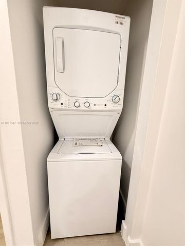 7064 Woodmont Ave, Tamarac, FL 33321