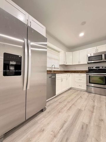 7064 Woodmont Ave, Tamarac, FL 33321