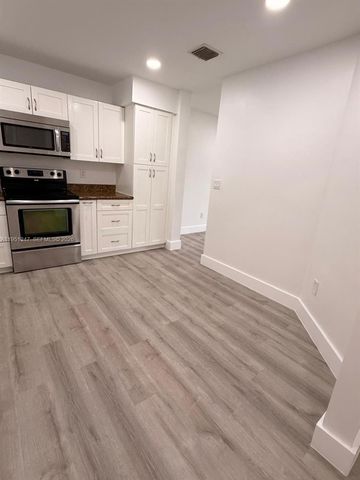 7064 Woodmont Ave, Tamarac, FL 33321