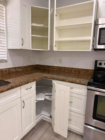 7064 Woodmont Ave, Tamarac, FL 33321