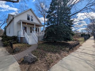 7425 N California Avenue, Chicago, IL 60645
