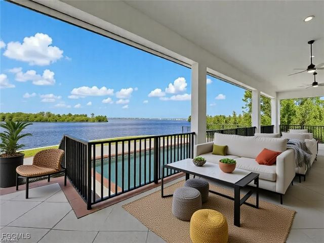 866 Cal Cove DR, Fort Myers, FL 33919