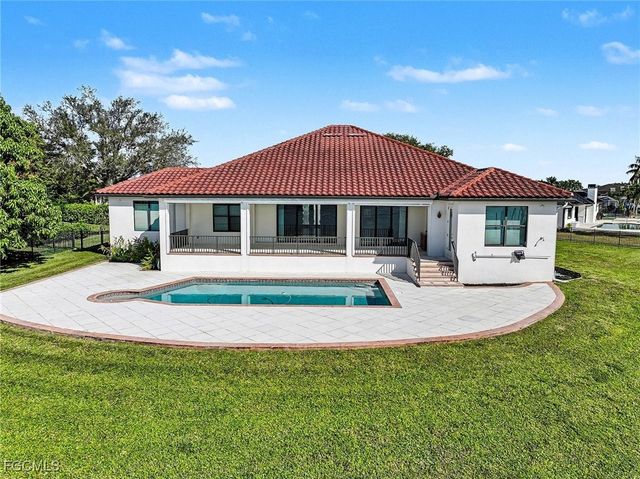 866 Cal Cove DR, Fort Myers, FL 33919