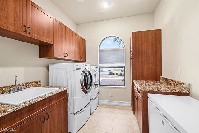 866 Cal Cove DR, Fort Myers, FL 33919