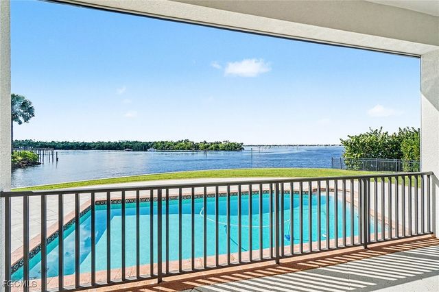 866 Cal Cove DR, Fort Myers, FL 33919