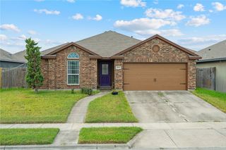 3933 Los Arroyos Dr, Corpus Christi, TX 78414