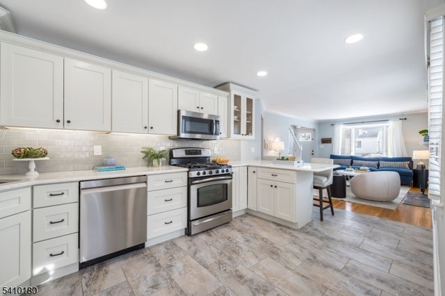 17 Shady Ln, Fanwood Boro, NJ 07023