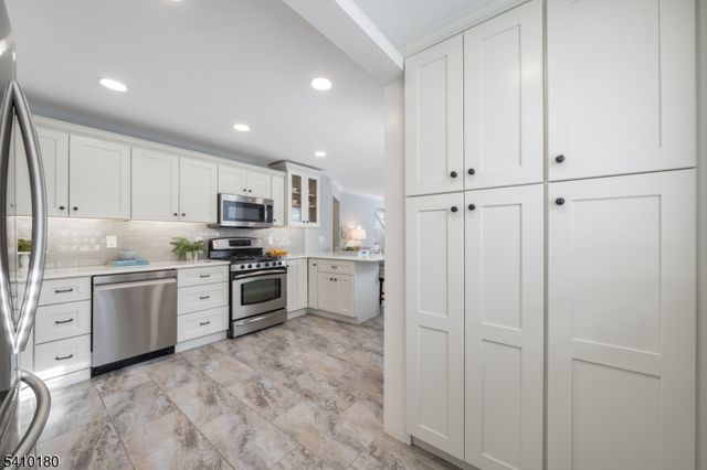 17 Shady Ln, Fanwood Boro, NJ 07023