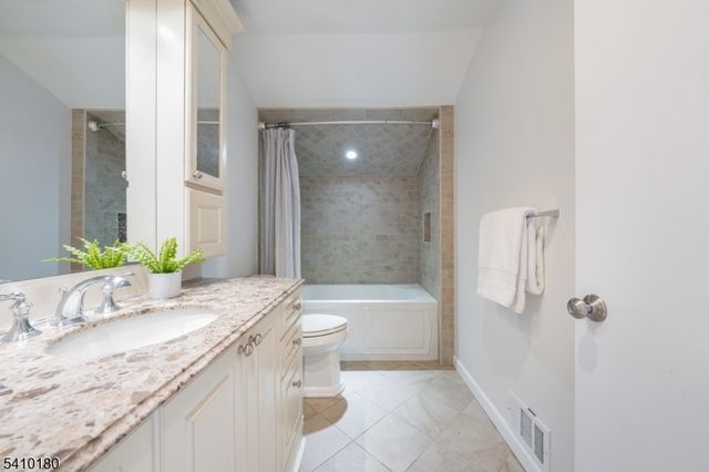 17 Shady Ln, Fanwood Boro, NJ 07023