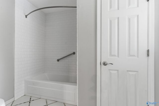 106 Golden Oak Drive NW, Huntsville, AL 35806