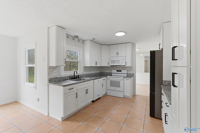 106 Golden Oak Drive NW, Huntsville, AL 35806