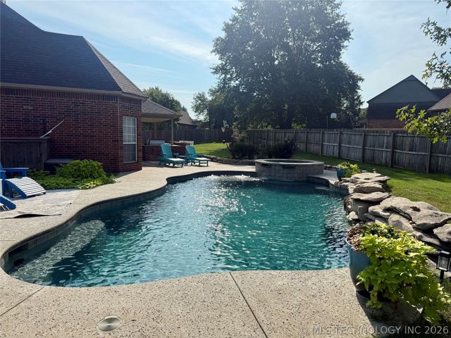 14102 E 104th Street North, Owasso, OK 74055