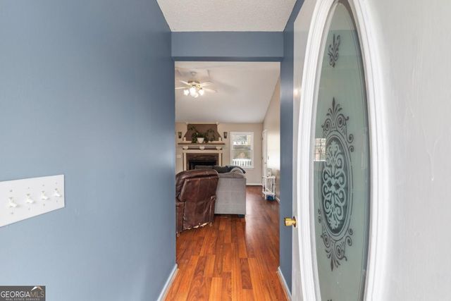 25 S Oaks Drive SE, Cartersville, GA 30121