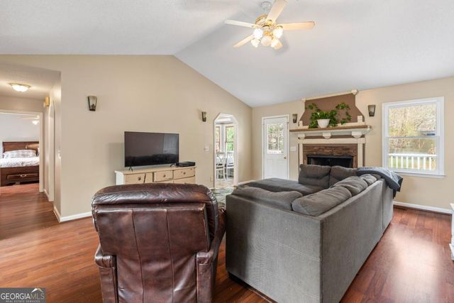 25 S Oaks Drive SE, Cartersville, GA 30121