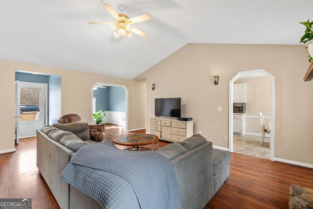 25 S Oaks Drive SE, Cartersville, GA 30121